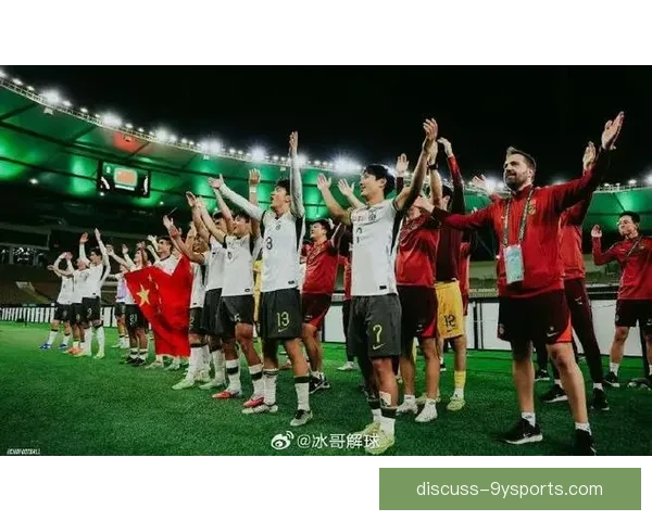 中国男篮力克劲敌晋级决赛创历史新篇章球迷欢呼期待冠军荣耀时刻