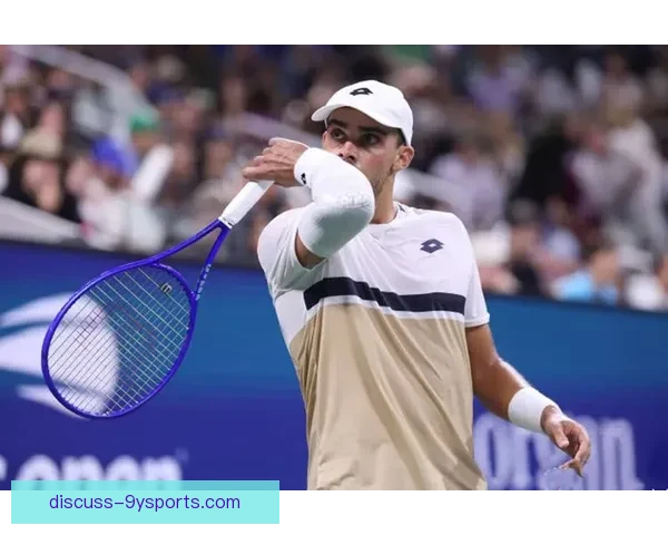 澳网焦点对决德约科维奇强势晋级再掀网坛风暴引发全球球迷热议狂