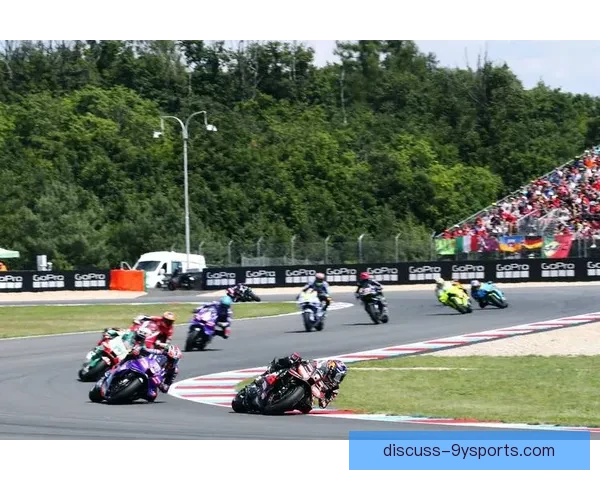 MotoGP赛季最新动态：车手激烈角逐积分榜变化分析