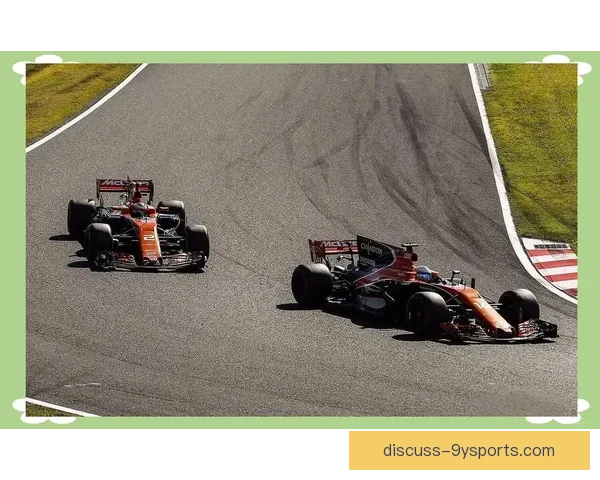 梅赛德斯与红牛新赛季策略较量引发车迷热议