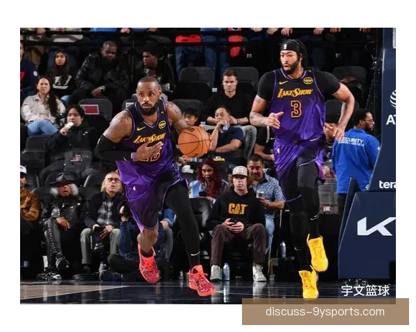 詹姆斯携手浓眉再度领衔湖人冲击总冠军，NBA季后赛战况更新与分析